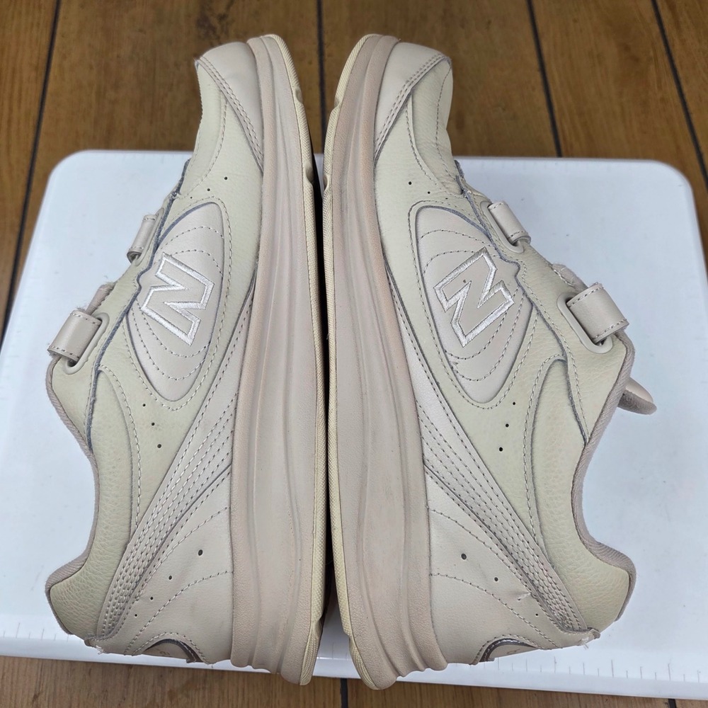 New Balance 577 Bone Beige Leather Walking Shoes Hook Loop MW577VB Mens 10 D - Picture 12 of 16